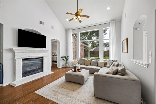 15410 Stone Gables Lane, Houston, TX 77044