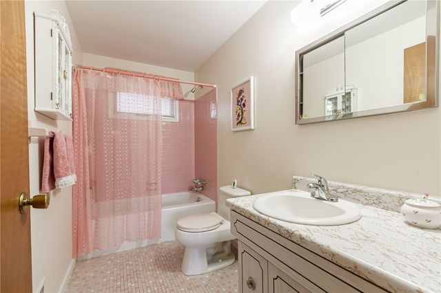 142 Frandee Lane, Greece, NY 14626