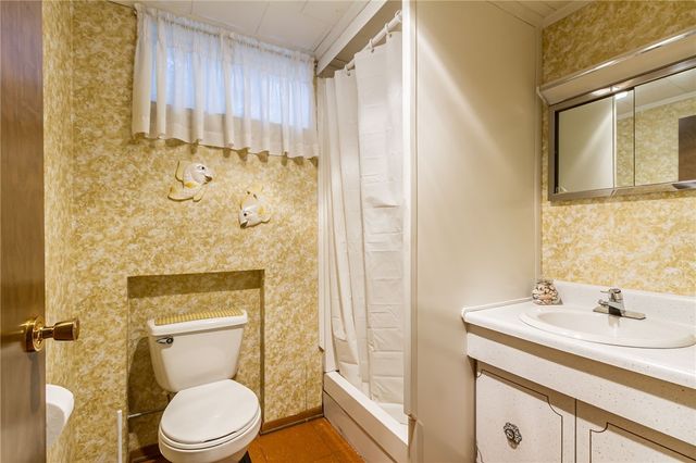 142 Frandee Lane, Greece, NY 14626