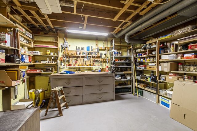 142 Frandee Lane, Greece, NY 14626