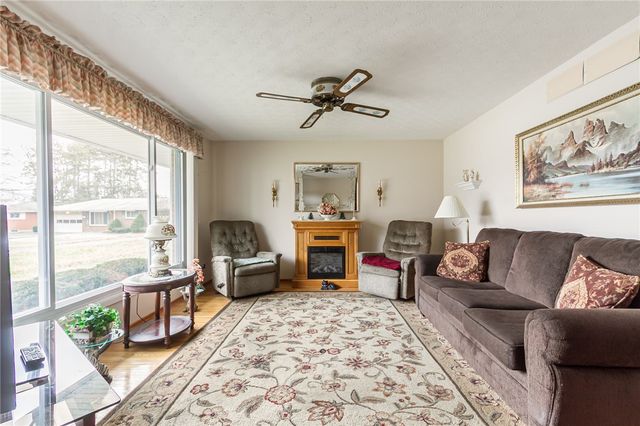 142 Frandee Lane, Greece, NY 14626