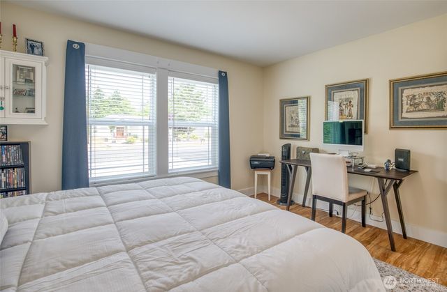 789 Island Circle SE, Ocean Shores, WA 98569