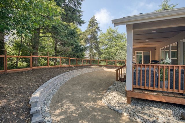 789 Island Circle SE, Ocean Shores, WA 98569