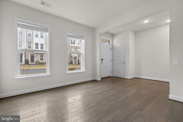 17357 REDSHANK RD, Dumfries, VA 22026