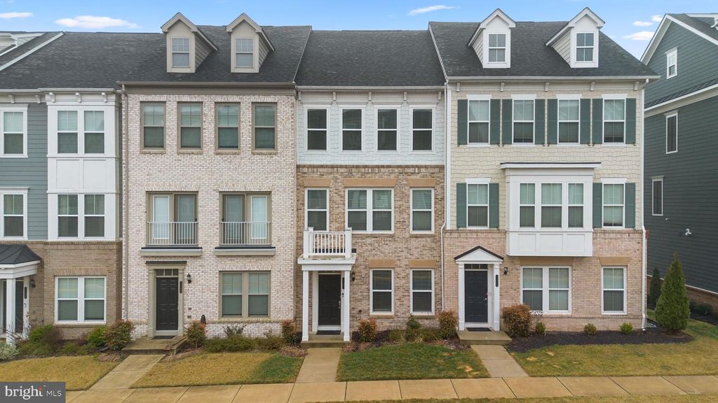 17357 REDSHANK RD, Dumfries, VA 22026