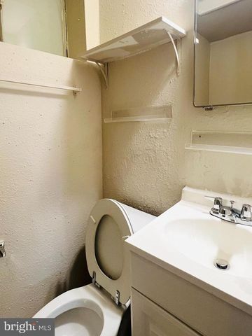 4901 FITCH PL NE, Washington, DC 20019