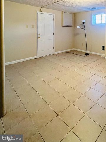 4901 FITCH PL NE, Washington, DC 20019