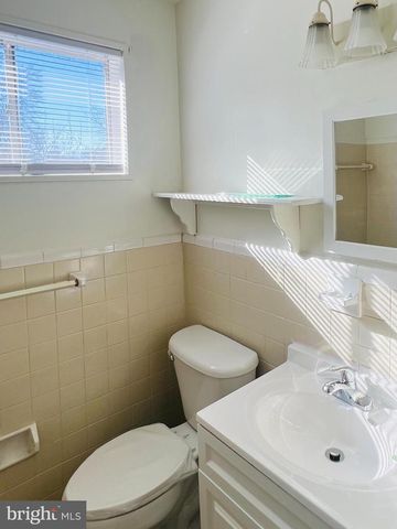 4901 FITCH PL NE, Washington, DC 20019