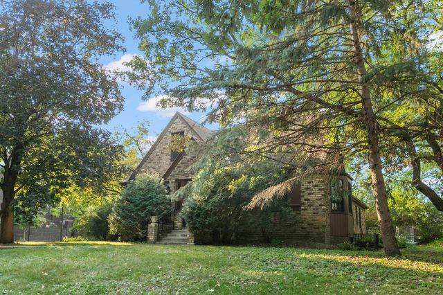 201 Melbourne Avenue SE E, Minneapolis, MN 55414