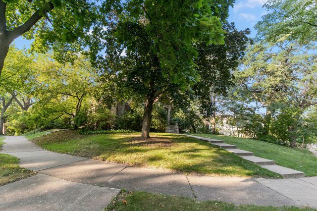 201 Melbourne Avenue SE E, Minneapolis, MN 55414