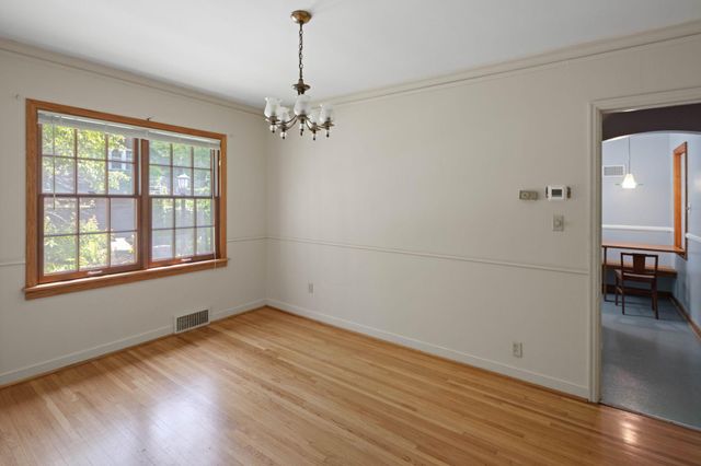 201 Melbourne Avenue SE E, Minneapolis, MN 55414