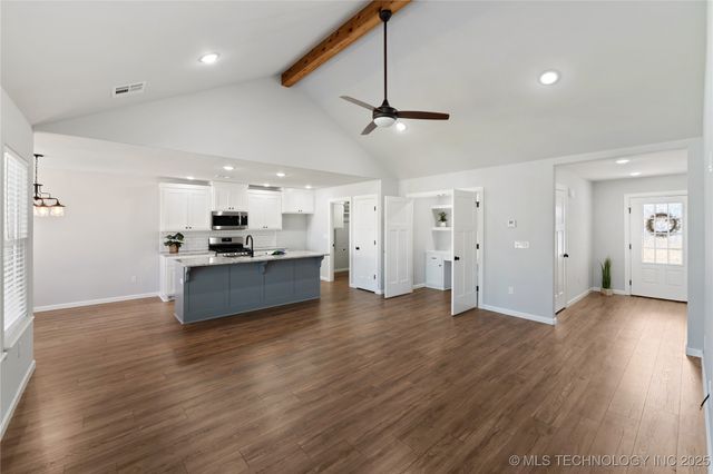 317 SE 6th Street, Pryor, OK 74361