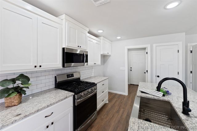 317 SE 6th Street, Pryor, OK 74361