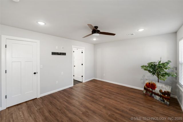 317 SE 6th Street, Pryor, OK 74361