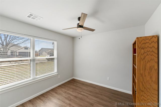 317 SE 6th Street, Pryor, OK 74361