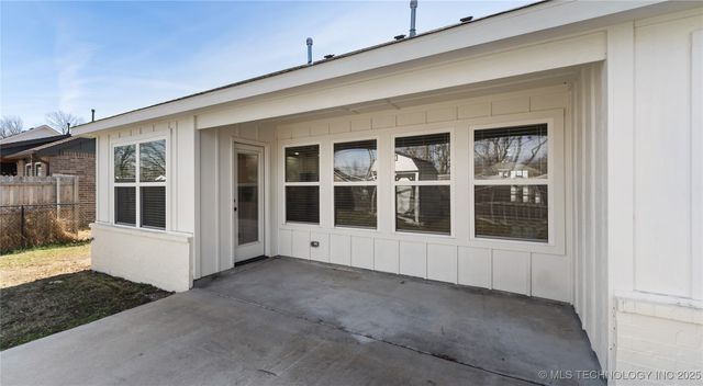 317 SE 6th Street, Pryor, OK 74361