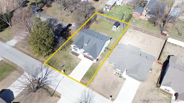 317 SE 6th Street, Pryor, OK 74361
