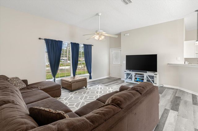 3372 Fourth St, Elkton, FL 32033