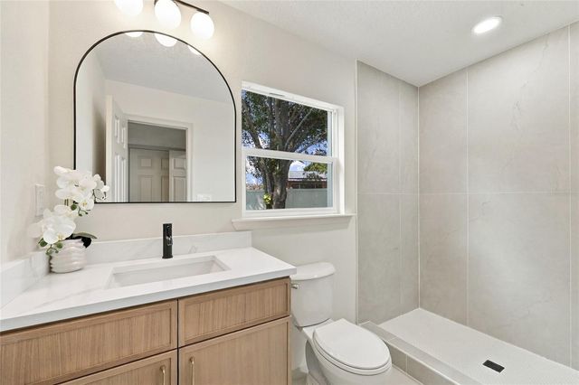 2470 IVAN COURT, Orlando, FL 32807