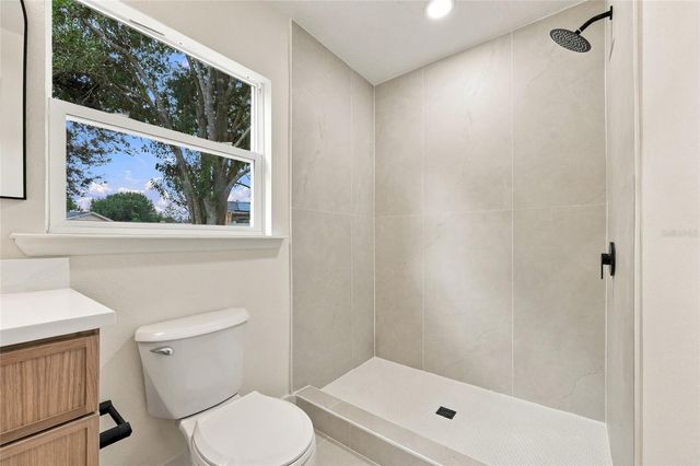 2470 IVAN COURT, Orlando, FL 32807