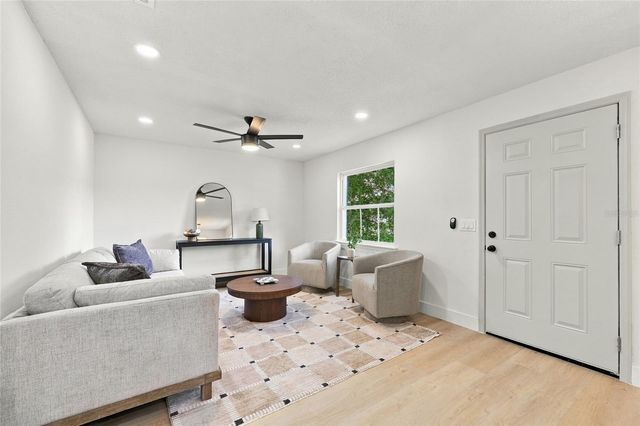 2470 IVAN COURT, Orlando, FL 32807