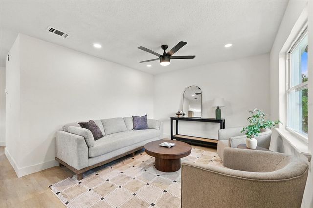 2470 IVAN COURT, Orlando, FL 32807