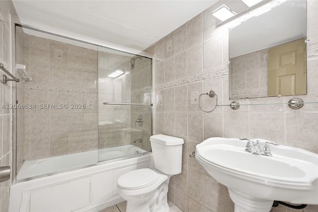 2025 NE 164th St 710, North Miami Beach, FL 33162