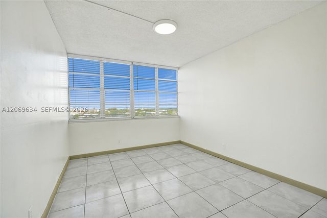 2025 NE 164th St 710, North Miami Beach, FL 33162