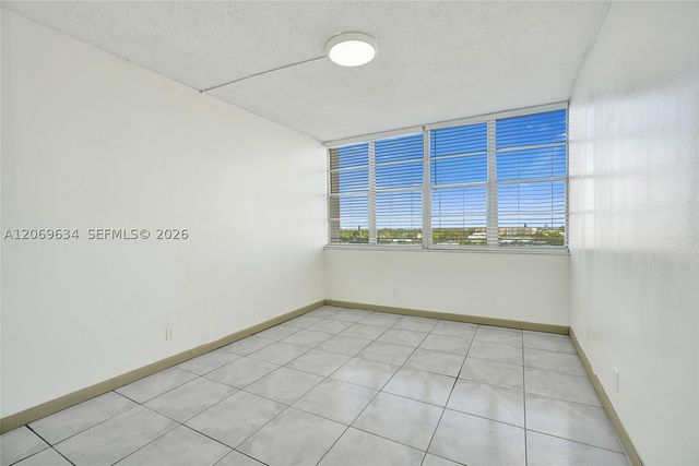 2025 NE 164th St 710, North Miami Beach, FL 33162