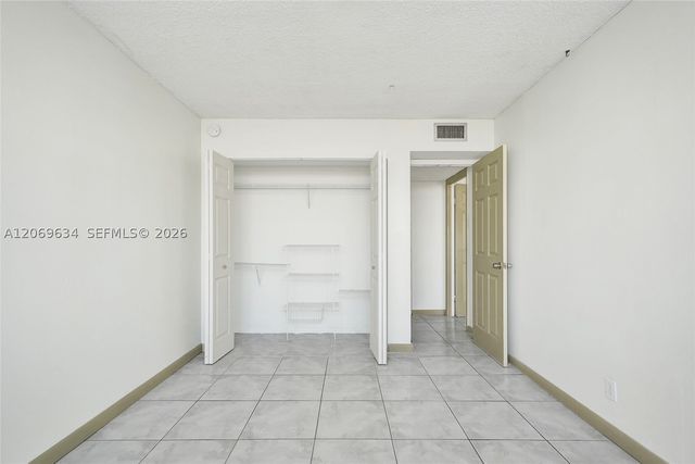 2025 NE 164th St 710, North Miami Beach, FL 33162