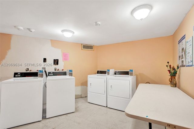 2025 NE 164th St 710, North Miami Beach, FL 33162