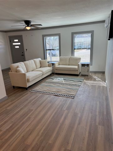 1114 W Mesquite Street, Coleman, TX 76834