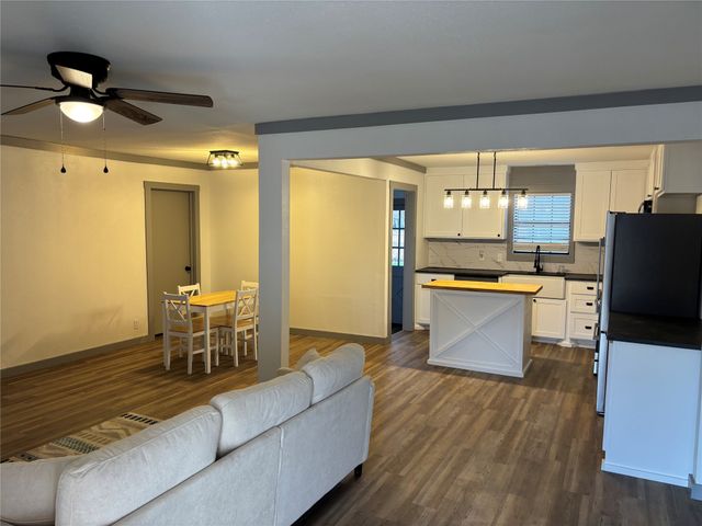 1114 W Mesquite Street, Coleman, TX 76834