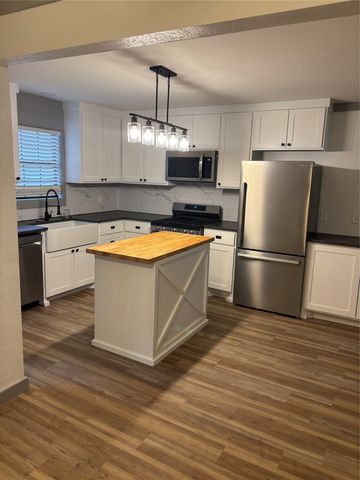 1114 W Mesquite Street, Coleman, TX 76834