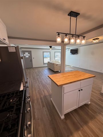 1114 W Mesquite Street, Coleman, TX 76834