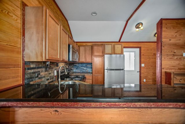 1101 W Houston Avenue, Seadrift, TX 77983