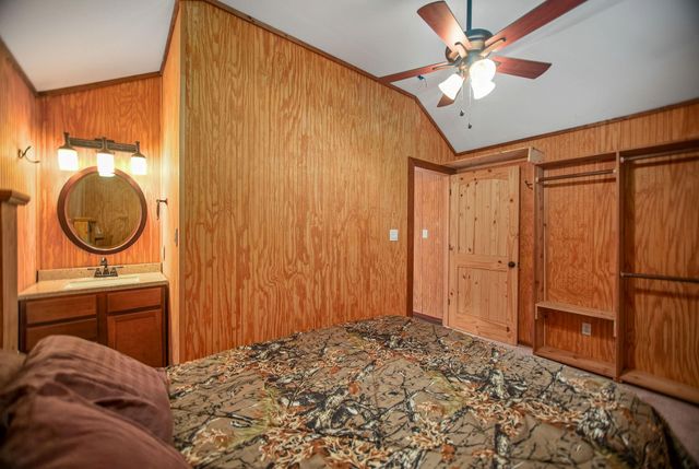 1101 W Houston Avenue, Seadrift, TX 77983