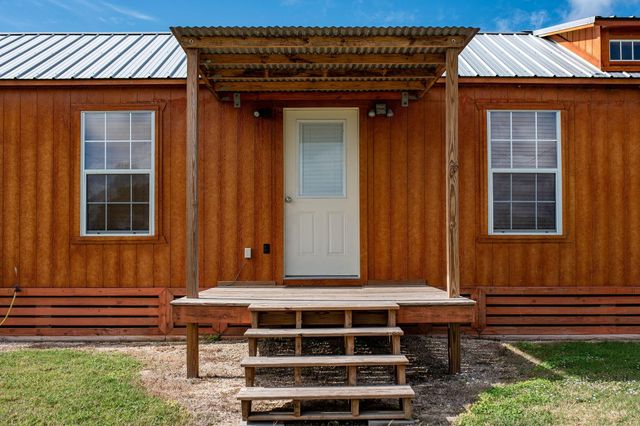 1101 W Houston Avenue, Seadrift, TX 77983