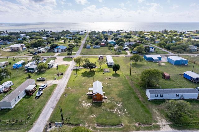 1101 W Houston Avenue, Seadrift, TX 77983