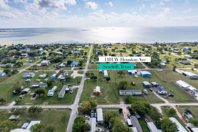 1101 W Houston Avenue, Seadrift, TX 77983