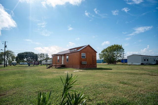 1101 W Houston Avenue, Seadrift, TX 77983