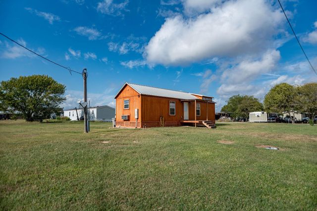 1101 W Houston Avenue, Seadrift, TX 77983