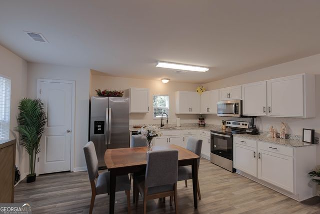 137 Sunrise Circle, Midway, GA 31320