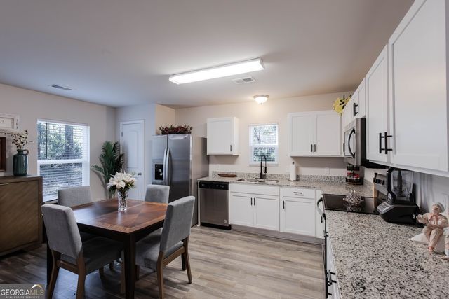 137 Sunrise Circle, Midway, GA 31320