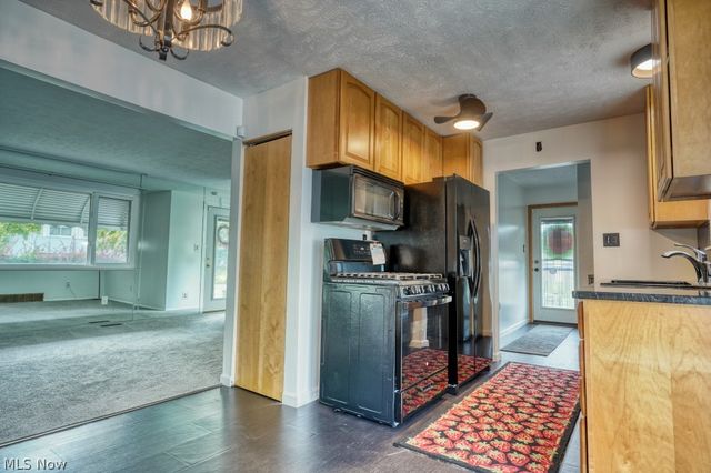 396 Skyview Road, Cleveland, OH 44109