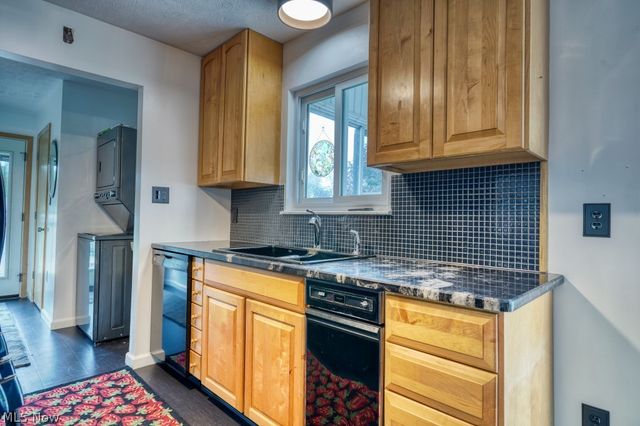 396 Skyview Road, Cleveland, OH 44109