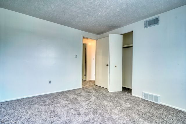 396 Skyview Road, Cleveland, OH 44109