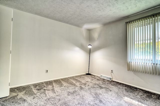 396 Skyview Road, Cleveland, OH 44109