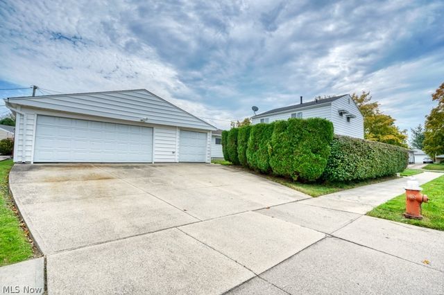 396 Skyview Road, Cleveland, OH 44109