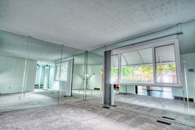 396 Skyview Road, Cleveland, OH 44109